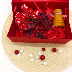 Χριστουγεννιάτικο κουτί με κερί και scrunchies